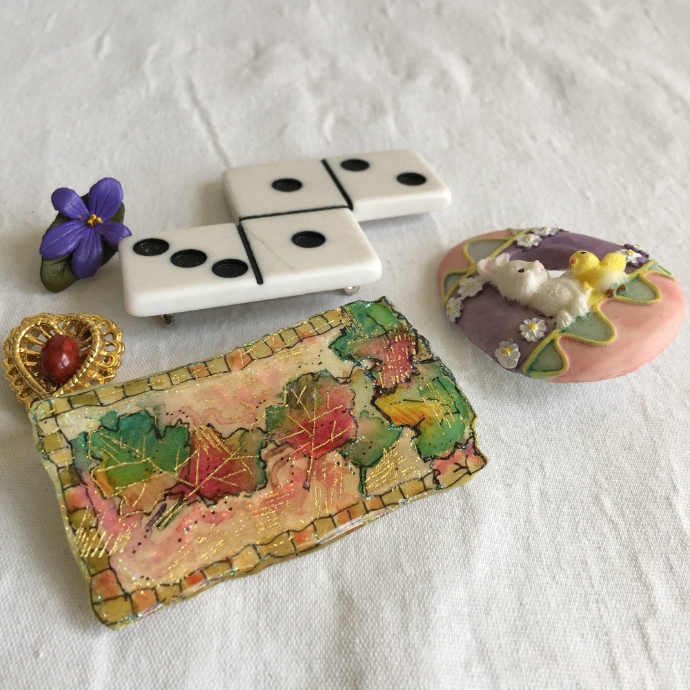Vintage Brooches set of 5